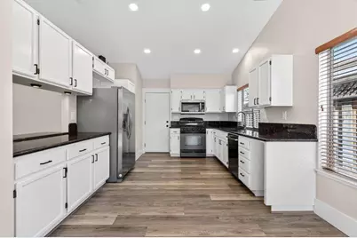 661 Del Mar Dr, Hollister, CA 95023 - Photo 13