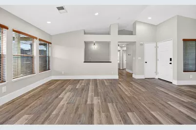 661 Del Mar Dr, Hollister, CA 95023 - Photo 9