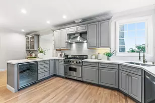 1466 Alvarado Ave, Burlingame, CA 94010 - Photo 15