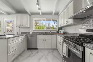 710 Lakechime Dr, Sunnyvale, CA 94089 - Photo 9