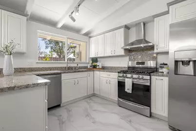 710 Lakechime Dr, Sunnyvale, CA 94089 - Photo 7