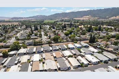 500 W 10th St 79, Gilroy, CA 95020 - Photo 41