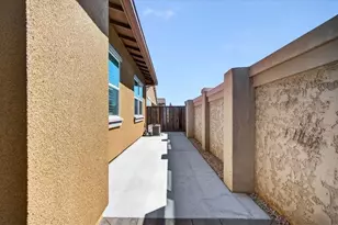 2080 White Oak Dr, Hollister, CA 95023 - Photo 21