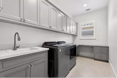 2080 White Oak Dr, Hollister, CA 95023 - Photo 11