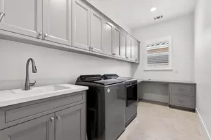 2080 White Oak Dr, Hollister, CA 95023 - Photo 11