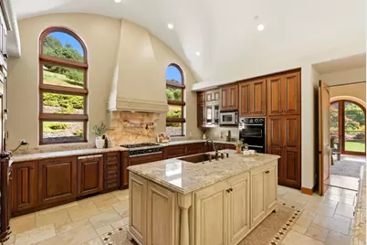 220 Falcon Hl, Santa Cruz, CA 95065 - Photo 17