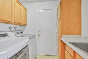 6902 Dartmoor Way, San Jose, CA 95129 - Photo 25