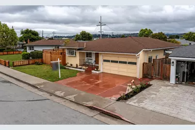 1094 Bermuda Dr, San Mateo, CA 94403 - Photo 3