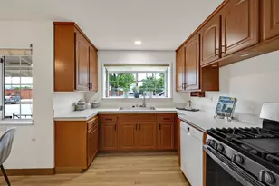 1094 Bermuda Dr, San Mateo, CA 94403 - Photo 7