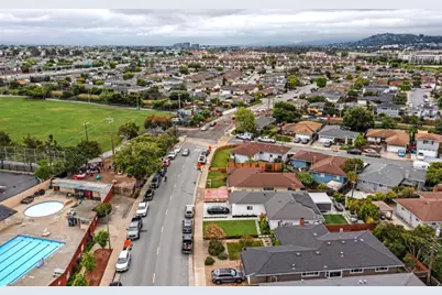 1094 Bermuda Dr, San Mateo, CA 94403 - Photo 29
