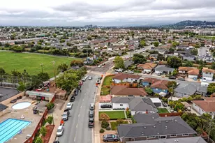 1094 Bermuda Dr, San Mateo, CA 94403 - Photo 29