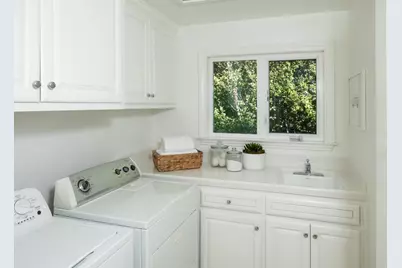 1049 Russell Ave, Los Altos, CA 94024 - Photo 17