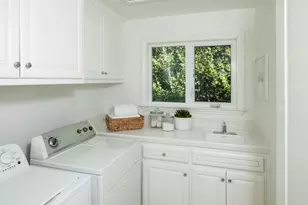 1049 Russell Ave, Los Altos, CA 94024 - Photo 17