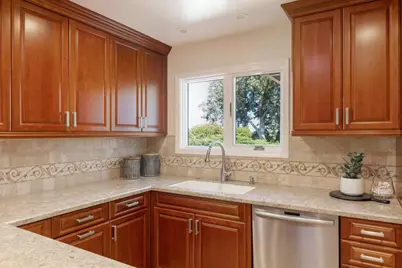 27133 Adonna Ct, Los Altos Hills, CA 94022 - Photo 19