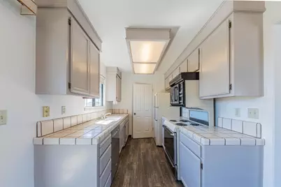 1052 Padre Dr 3, Salinas, CA 93901 - Photo 13