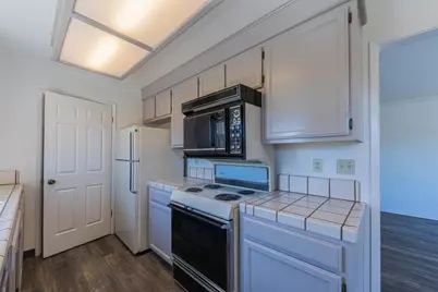 1052 Padre Dr 3, Salinas, CA 93901 - Photo 15