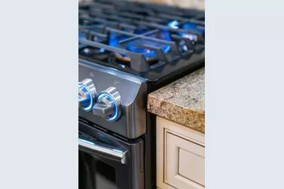 3817 Muirwood Dr, Pleasanton, CA 94588 - Photo 17