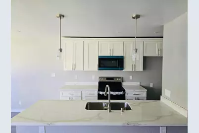 2936 Peachtree Dr 2, Stockton, CA 95203 - Photo 3