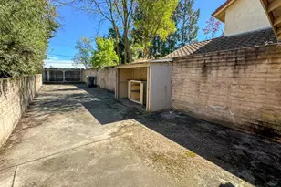 19400 Desiree Ln, Woodbridge, CA 95258 - Photo 11