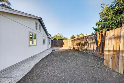361 McCarthy St, Hollister, CA 95023 - Photo 7