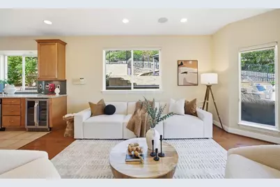 2075 Mantelli Dr, Gilroy, CA 95020 - Photo 17