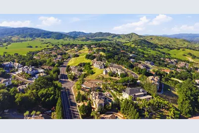 2075 Mantelli Dr, Gilroy, CA 95020 - Photo 63