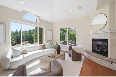 2075 Mantelli Dr, Gilroy, CA 95020 - Photo 3