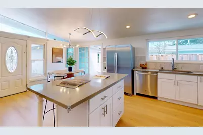 696 Lakehaven Dr, Sunnyvale, CA 94089 - Photo 7