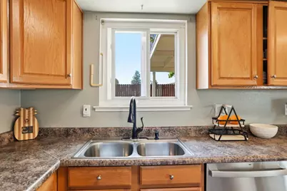 2048 Southwood Dr, Vacaville, CA 95687 - Photo 17