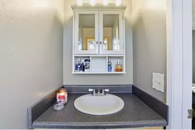 2048 Southwood Dr, Vacaville, CA 95687 - Photo 29