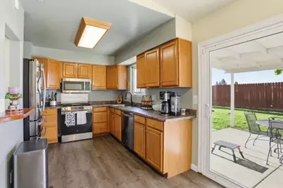 2048 Southwood Dr, Vacaville, CA 95687 - Photo 13