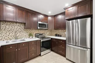 1031 Crestview Dr 305, Mountain View, CA 94040 - Photo 5