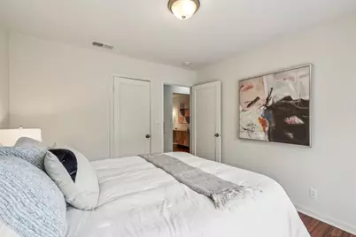 2704 Louis Rd, Palo Alto, CA 94303 - Photo 23