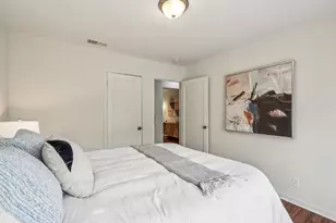 2704 Louis Rd, Palo Alto, CA 94303 - Photo 23