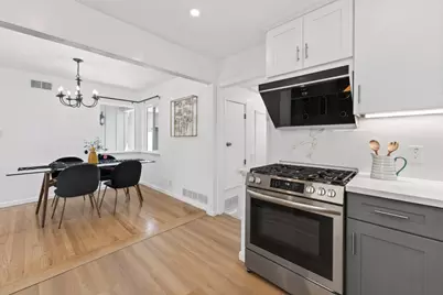 779 Broadmoor Dr, San Jose, CA 95129 - Photo 11