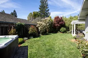384 Hawthorne Ave, Los Altos, CA 94022 - Photo 31