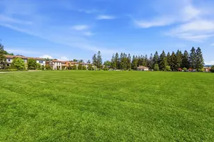 560 Saint Remi Ter 1, Sunnyvale, CA 94085 - Photo 37