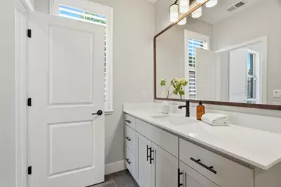 560 Saint Remi Ter 1, Sunnyvale, CA 94085 - Photo 27
