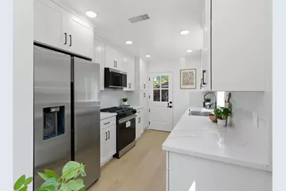 577 Green Manor Ct, Palo Alto, CA 94301 - Photo 15