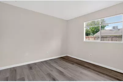 2524 Pemberton Ct, Stockton, CA 95210 - Photo 19