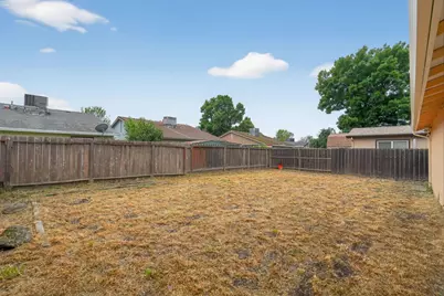 2524 Pemberton Ct, Stockton, CA 95210 - Photo 23