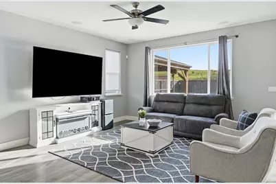 190 Tanoak St, Hollister, CA 95023 - Photo 3