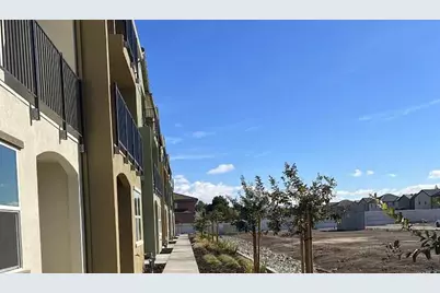 147 Bundeson Cir, Hollister, CA 95023 - Photo 1