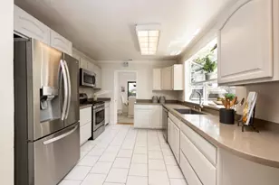 910 Folkstone Ave, San Mateo, CA 94402 - Photo 9