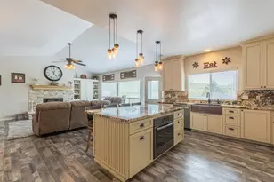 115 Emerald Way, San Juan Bautista, CA 95045 - Photo 3