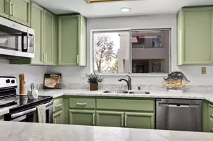 31 E Court Ln, Foster City, CA 94404 - Photo 17