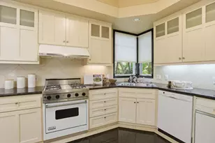 2060 Bunker Hill Dr, San Mateo, CA 94402 - Photo 13