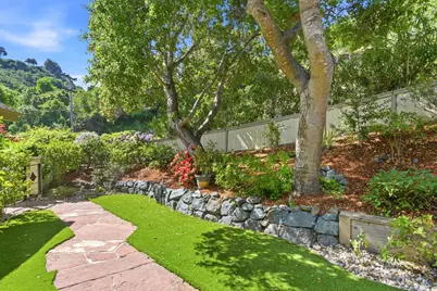 2060 Bunker Hill Dr, San Mateo, CA 94402 - Photo 41