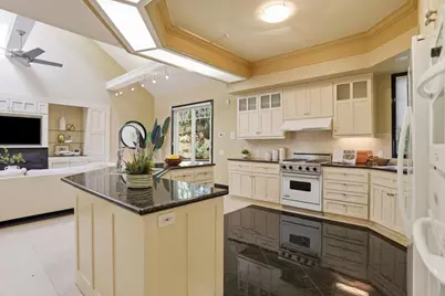 2060 Bunker Hill Dr, San Mateo, CA 94402 - Photo 15