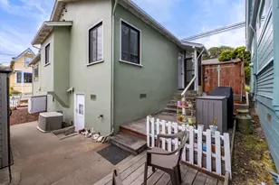 360 Central Ave, Pacific Grove, CA 93950 - Photo 37